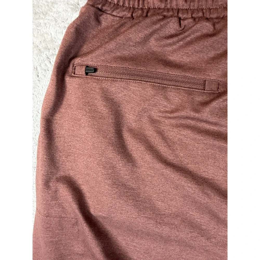Vuori Sunday Performance Joggers Mens Medium Red Athletic Sweatpants